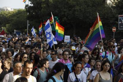 Miles de personas participan en la Marcha del Orgullo LGTB en Jerusalén (Israel).