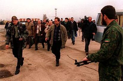 Observadores de la Organización para la Seguridad y Cooperación en Europa, a su llegada a Grozni.