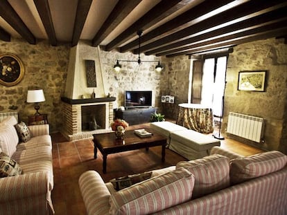 El salón de estar de la Posada Real del Buen Camino, en Villanueva de Campeán (Zamora).