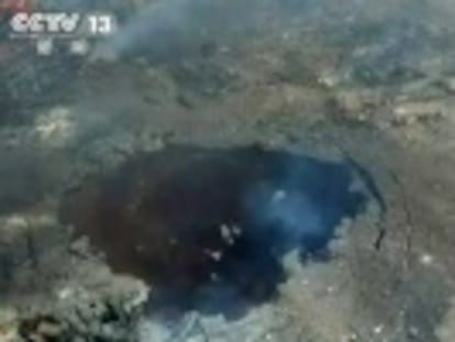 La agencia oficial china difunde un vídeo grabado con un dron sobre la zona de la enorme explosión, con al menos 54 muertos. La cadena estatal también ha sobrevolado el área de la catástrofe.