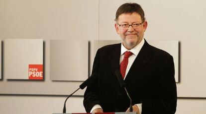 El secretario general del PSPV-PSOE, Ximo Puig, en una rueda de prensa en la sede de Blanquer&iacute;as.