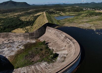 La presa de Ochiavic (Estado de Sonora) a menos de la mitad de su capacidad, el 27 de septiembre de 2022.