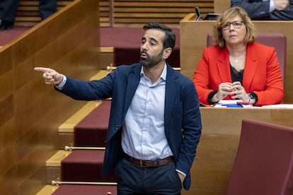 El portavoz parlamentario socialista, José Muñoz, en las Cortes Valencianas, el pasado febrero. 