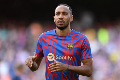 Pierre-Emerick Aubameyang durante un calentamiento con el Barcelona en el Camp Nou.