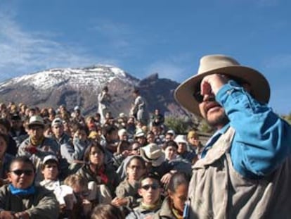 Los jóvenes expedicionarios de la Ruta Quetzal BBVA, en las faldas del Popocatépetl.