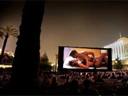 Cine al aire libre en los jardines del Palau