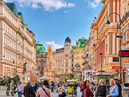 Paseantes en la céntrica calle de Graben, en Viena.