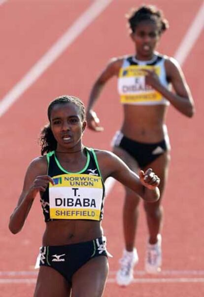 Tirunesh Dibaba y su hermana, Ejegayehu.