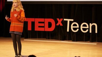 Una joven interviene en el TEDxTeen.