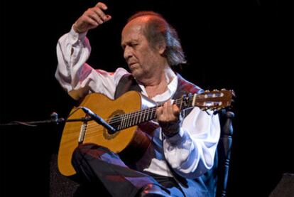 Paco de Lucía, anoche durante su actuación en el escenario de Puerta del Ángel.