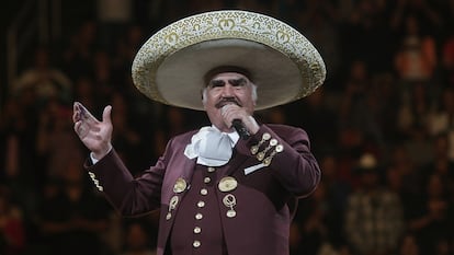 Vicente Fernandez en un show