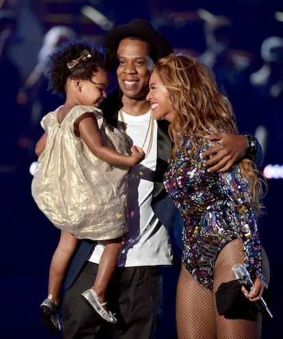 El 7 de enero de 2012 Beyoncé y Jay-Z se convirtieron en padres de su primera hija, Blue Ivy, que ahora tiene 9 años y con la que se les ha podido ver en entregas de premios, galas y eventos. A los ocho años, Blue Ivy fue la persona más joven en ganar un BET Award por su colaboración en 'Brown Skin Girl' junto a su madre.