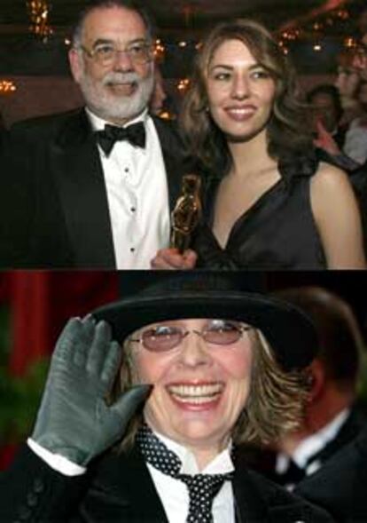 Sofia Coppola y su padre, Francis Ford Coppola, tras la ceremonia. A la derecha, Diane Keaton, a su llegada al teatro Kodak de Los Ángeles.