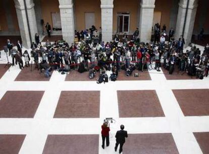 Camps y Aguirre frente a los periodistas