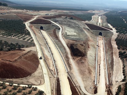 Obras de la línea de Ave entre Fuente Piedra y Antequera.