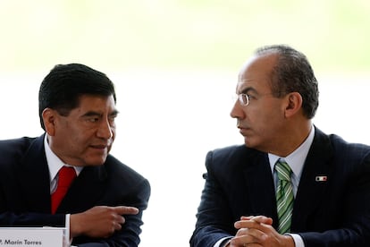 Mario Marín conversa con Felipe Calderón Hinojosa en julio de 2010. 