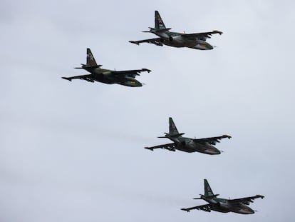 Aviones de combate Sukhoi Su-25 participan en las maniobras militares conjuntas de Rusia y Bielorrusia, el pasado 19 de febrero.