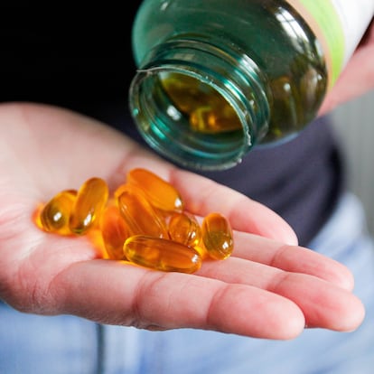 Supplements, vitamin D, flaxseed oil
