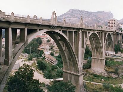 Viaducto de Sant Jordi a Alcoi, de Victor Eusa Razquin, Carmelo Monzon y Vicente Redon (1924-1931).