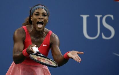 Serena Williams protesta en el encuentro ante Li Na.