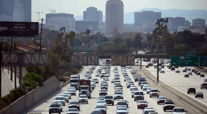 Atasco a la salida de Los Ángeles.