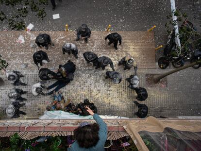 Protesta contra un desahucio en Barcelona, en una imagen de febrero de 2022.