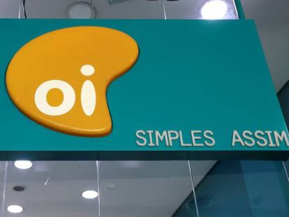 Logotipo de la teleco brasileña Oi, en Sao Paulo.