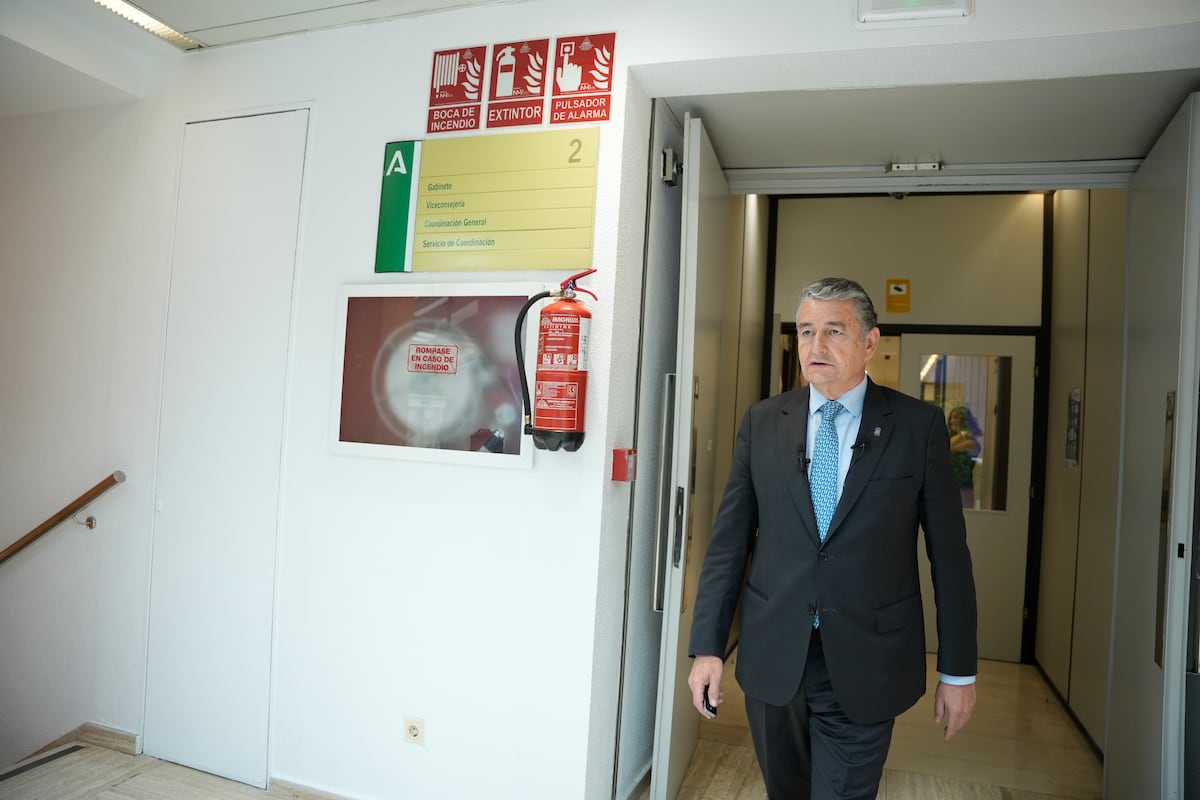 La Junta de Andalucía reconoce que un fallo informático impide acceder a pruebas diagnósticas en la aplicación de Salud