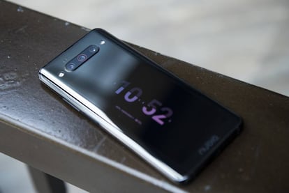 O Nubia Z20 tem uma segunda tela de 5,1 polegadas na parte traseira.