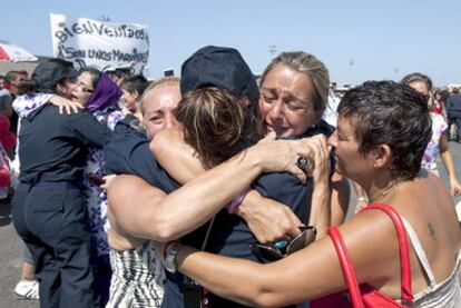 El buque &#39;Victoria&#39; llega a la base de Rota tras cinco meses en aguas somalíes en una operación contra la piratería en el Índico