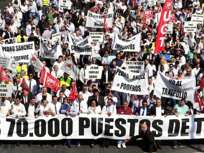 Protesta de conductores de vehículos de alquiler con conductor (VTC) en Madrid.