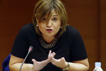 La consejera de Infraestructuras, Isabel Bonig, durante la presentación de los presupuestos de su departamento.