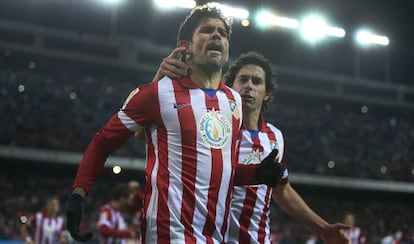 El rojiblanco Diego Costa celebrando un gol ante el Valencia.