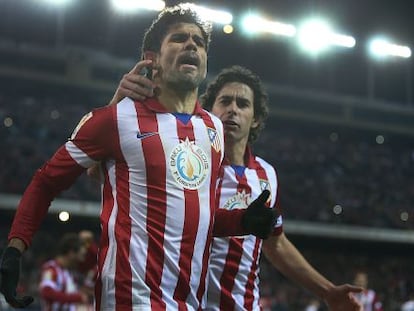 El rojiblanco Diego Costa celebrando un gol ante el Valencia.