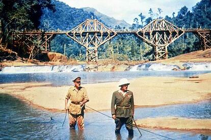 Un fotograma de la película <i>El puente sobre el río Kwai.</i>