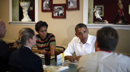 El presidente Barack Obama se reúne con veteranos en Virginia