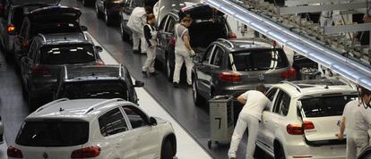 Línea de producción de Volkswagen en la planta de Wolfsburgo.