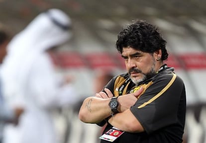 Maradona durante un partido de su equipo, el Al-Wasl, en Abu Dhabi en septiembre de 2011.