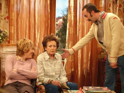 Anabel Alonso, Amparo Baró y Santi Rodríguez, en la serie '7 vidas'.