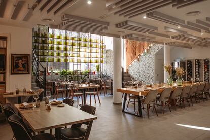 Interior del restaurante Cañitas Maite, en Casas Ibáñez, Albacete. 