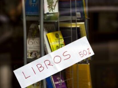 Discounted books on sale in a store on Madrid’s Clara del Rey street.