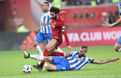 Mohamed Salah disputa un balón en la semifinal del Mundial de Clubes.