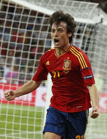 David Silva celebra el gol que ha puesto por delante a La Roja en el marcador.