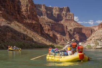 Descenso de rafting en el Gran Cañón del Colorado, en Arizona (EE UU).