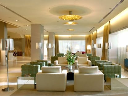 Un rincón con sofás en el hotel Nuevo Madrid.