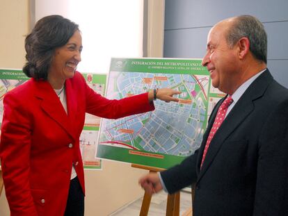 Rosa Aguilar y José Torres Hurtado durante una reunión en Granada