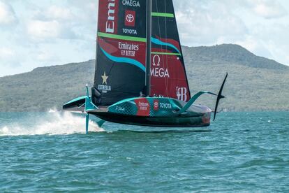 'Te Rehutai', barco del equipo de Nueva Zelanda.