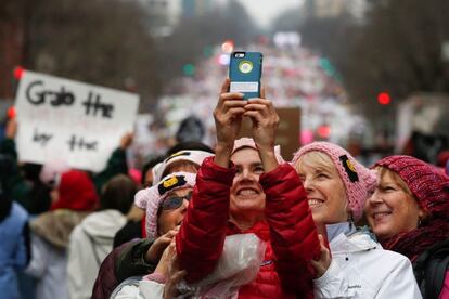 Mujeres con el gorro anti-Trump en Washington