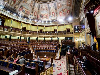 Vista general del hemiciclo del Congreso en el pleno de este martes en el que se retomaron las votaciones telemáticas.