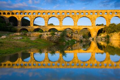 El aqueducto Pont du Gard (Francia).